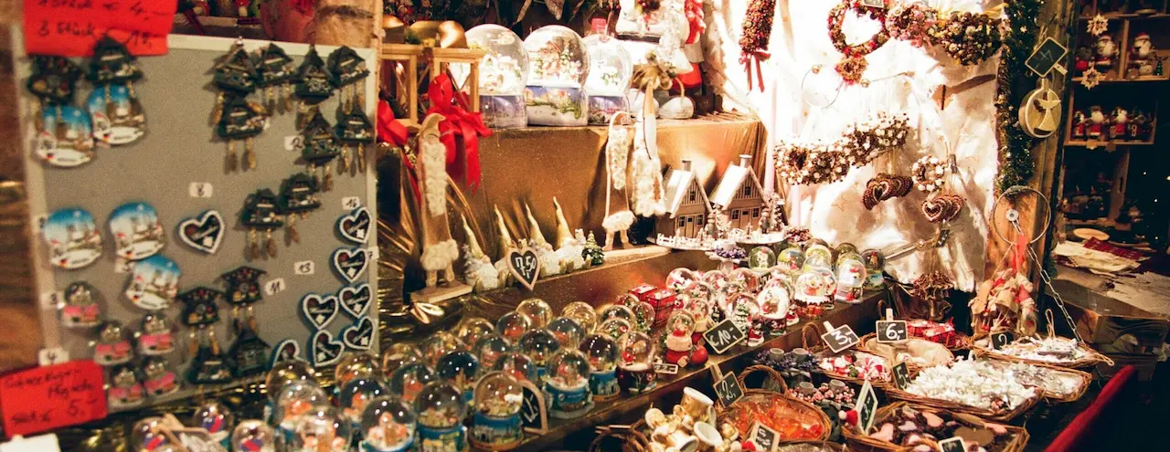 AnR-Souvenirs-Giftshop-FP3